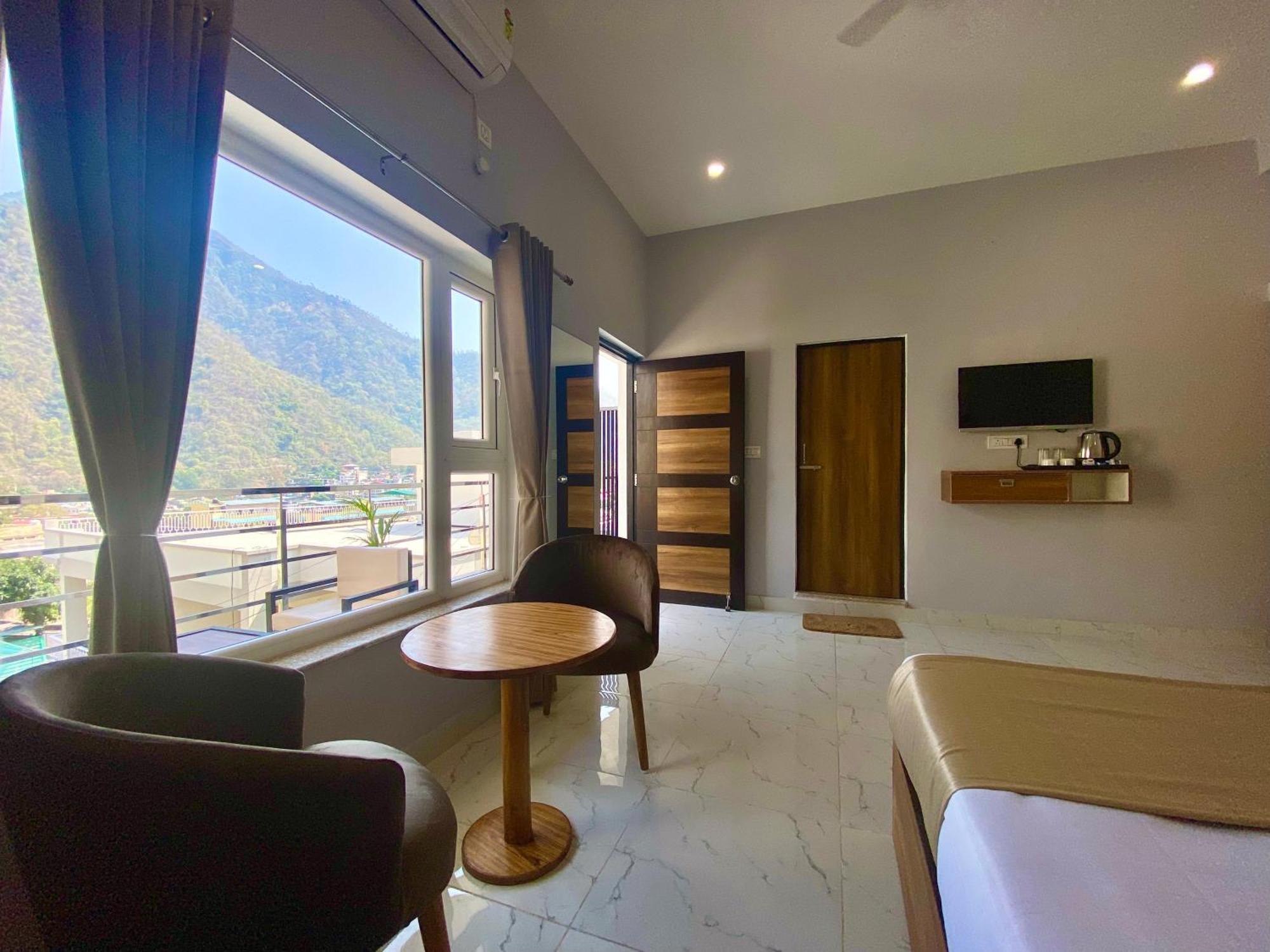 Hotel Wraveler Inn Rishikesh Exterior photo