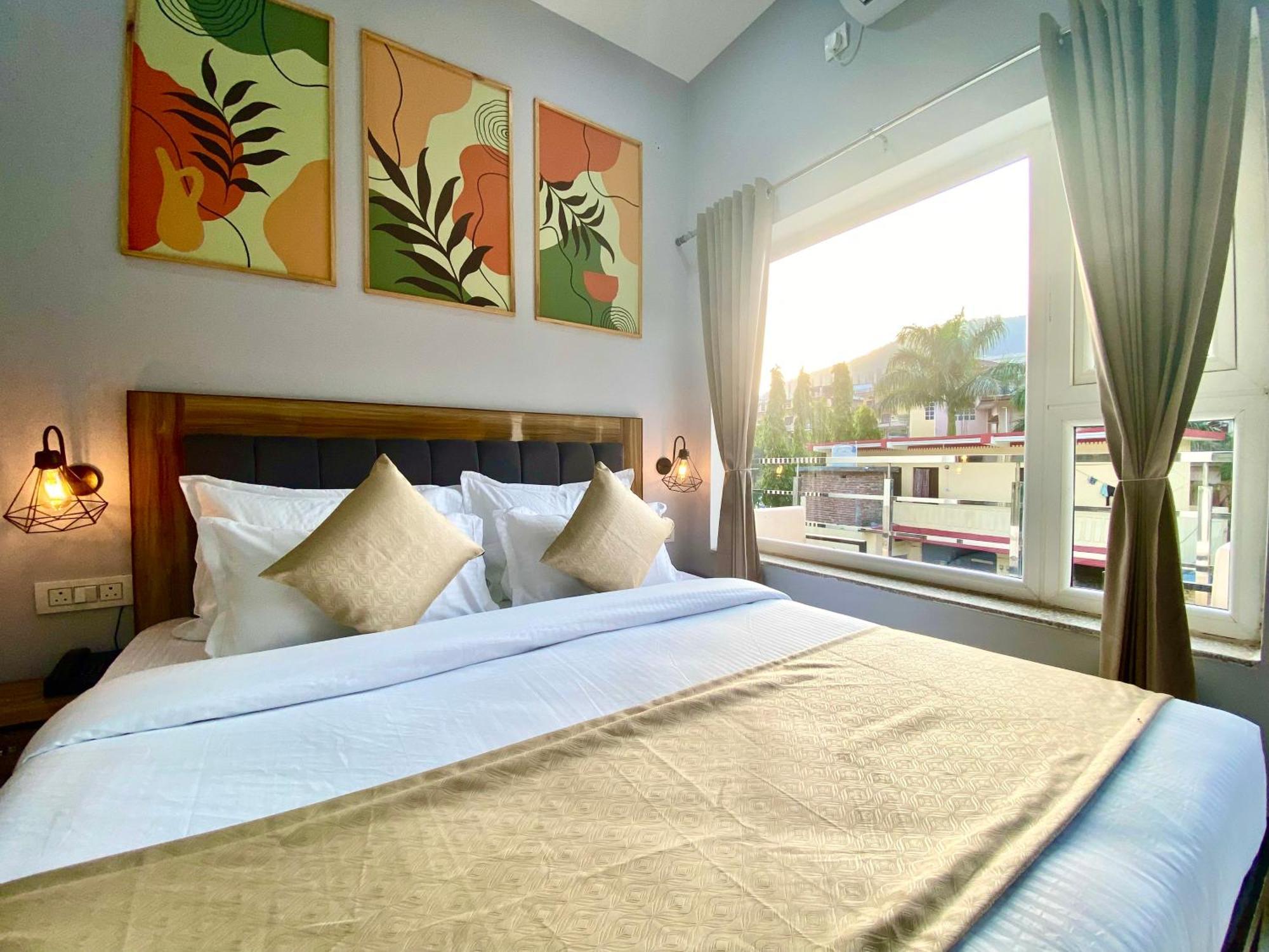 Hotel Wraveler Inn Rishikesh Exterior photo