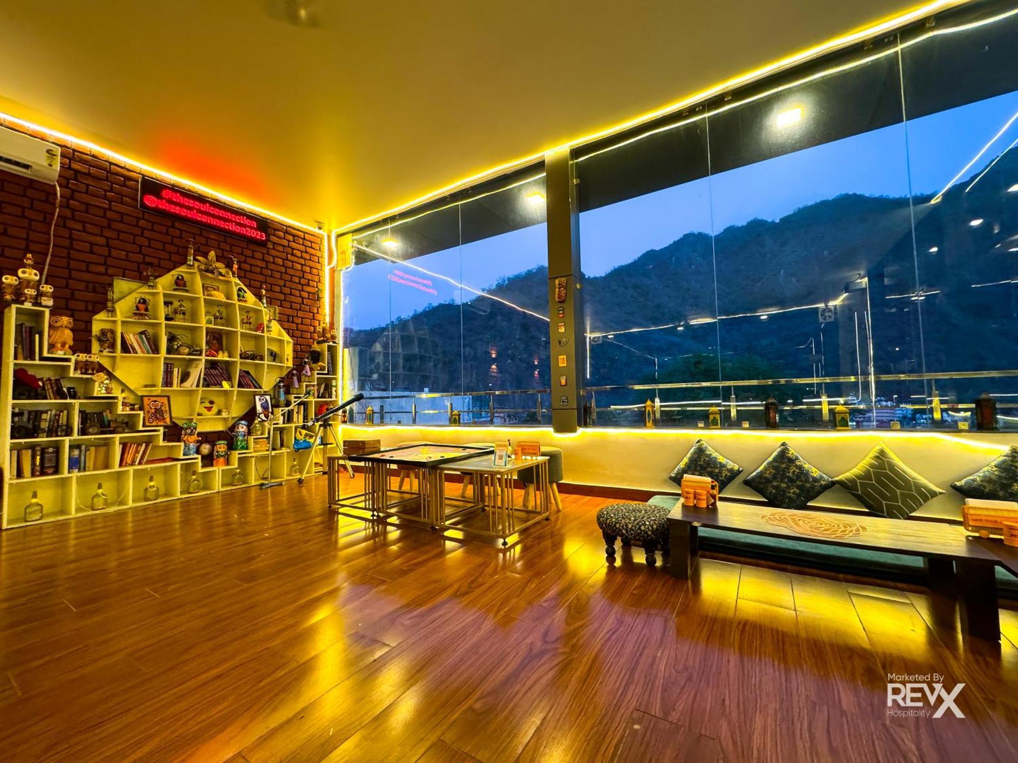 Hotel Wraveler Inn Rishikesh Exterior photo