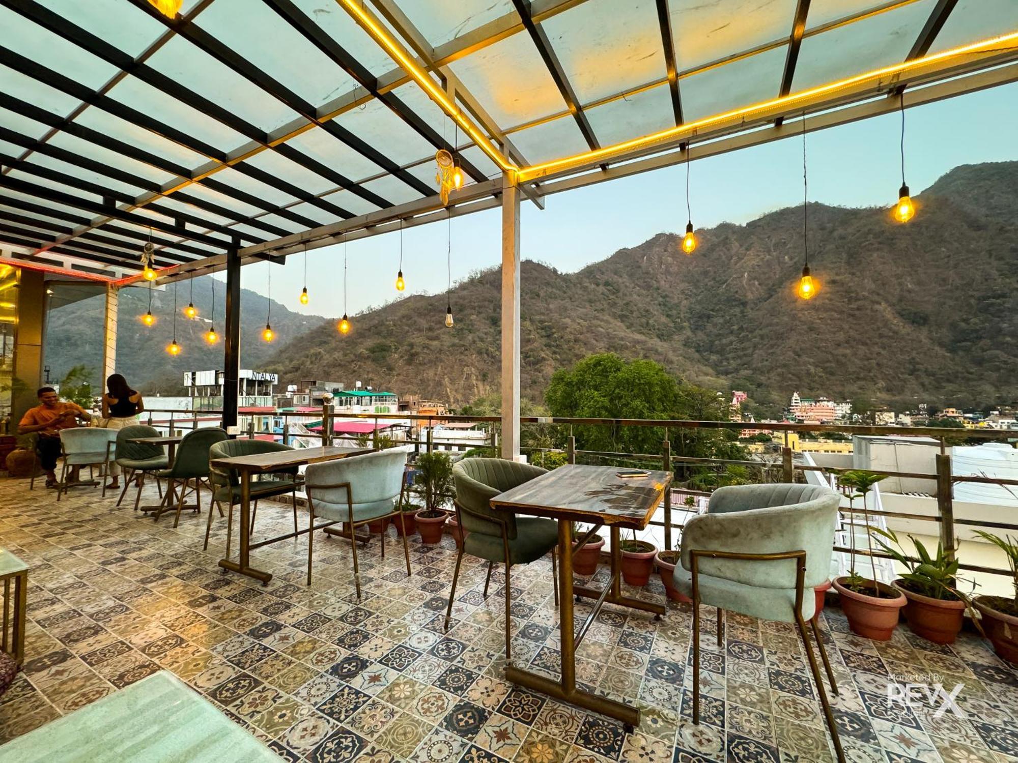 Hotel Wraveler Inn Rishikesh Exterior photo